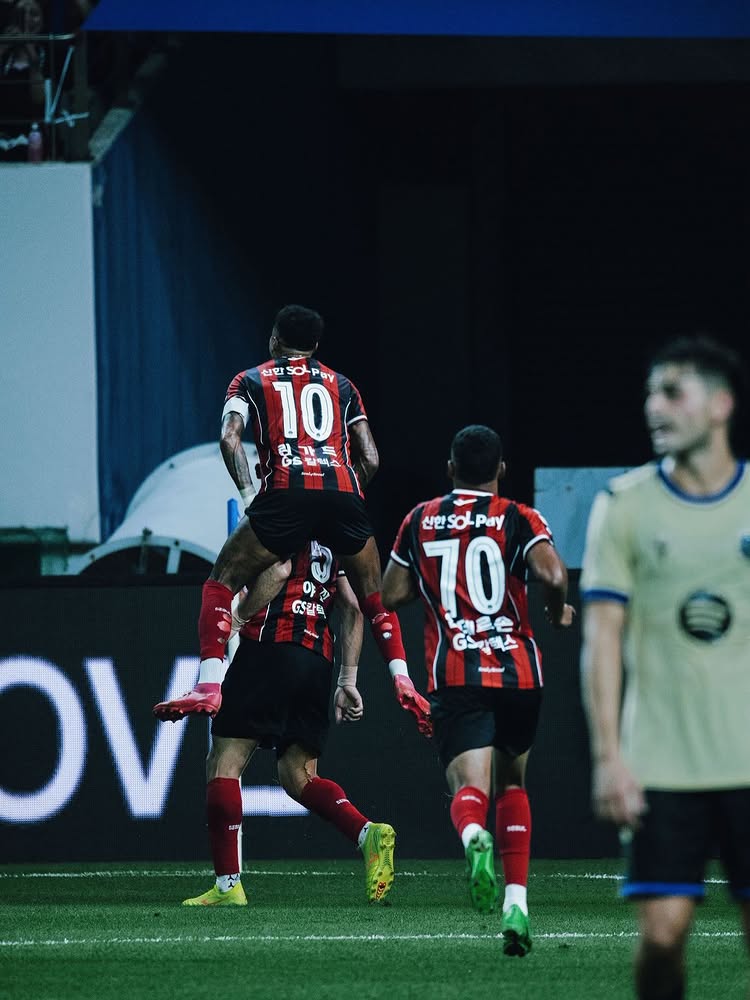 开云体育官网-是真爱了！林加德更新社媒，其晒出多张与拉什福德合照